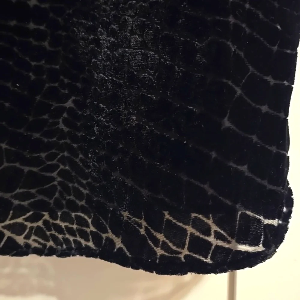 FRAME Cami Tank Top Women's Medium Black Straps Velvet Burnout Croc Witchy - Picture 3 of 11